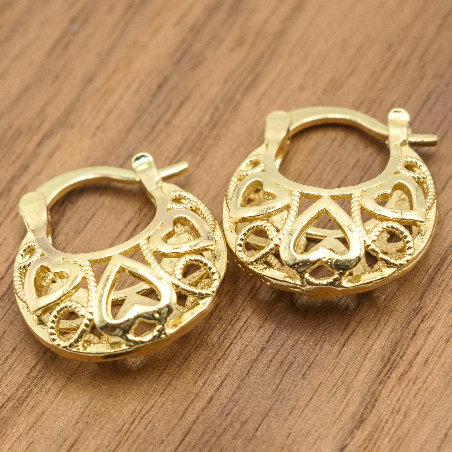 0.68" Inch Vintage Filigree Lace Hollow Heart Cut Out Hoop Huggie Earrings, 18k Yellow Gold Filled