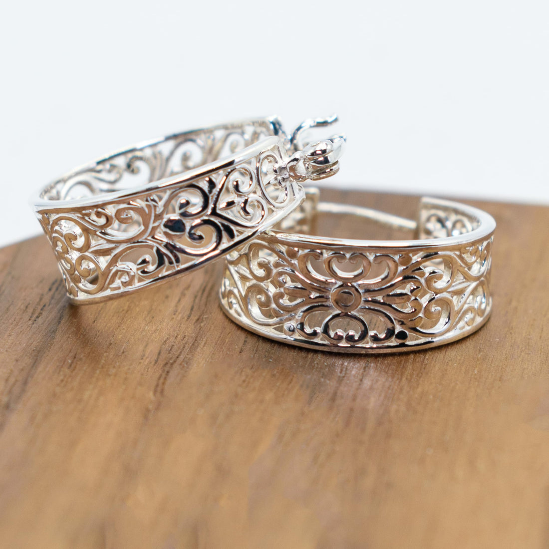 0.80" Inch Vintage Filigree Hoop Earrings, Openwork Chunky Mesh Filigree Heart Lace Design, Lightweight & Hypoallergenic, 925 Sterling Silver